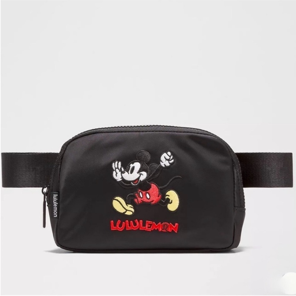 Lululemon x Disney Everywhere beltbag, NWT Limited Edition